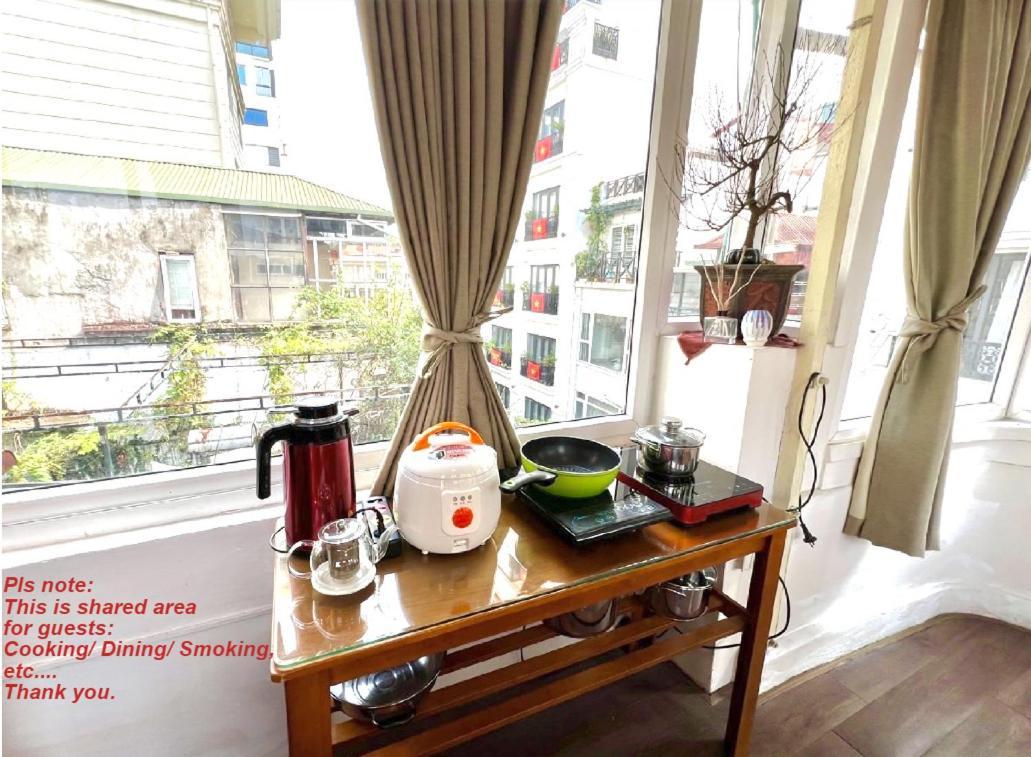 Nice Room Located Right Next To The Old Quarter Can Phong Nhieu Anh Sang Tai Ngay Gan Pho Di Bo Ho Guom Hanoi Eksteriør bilde