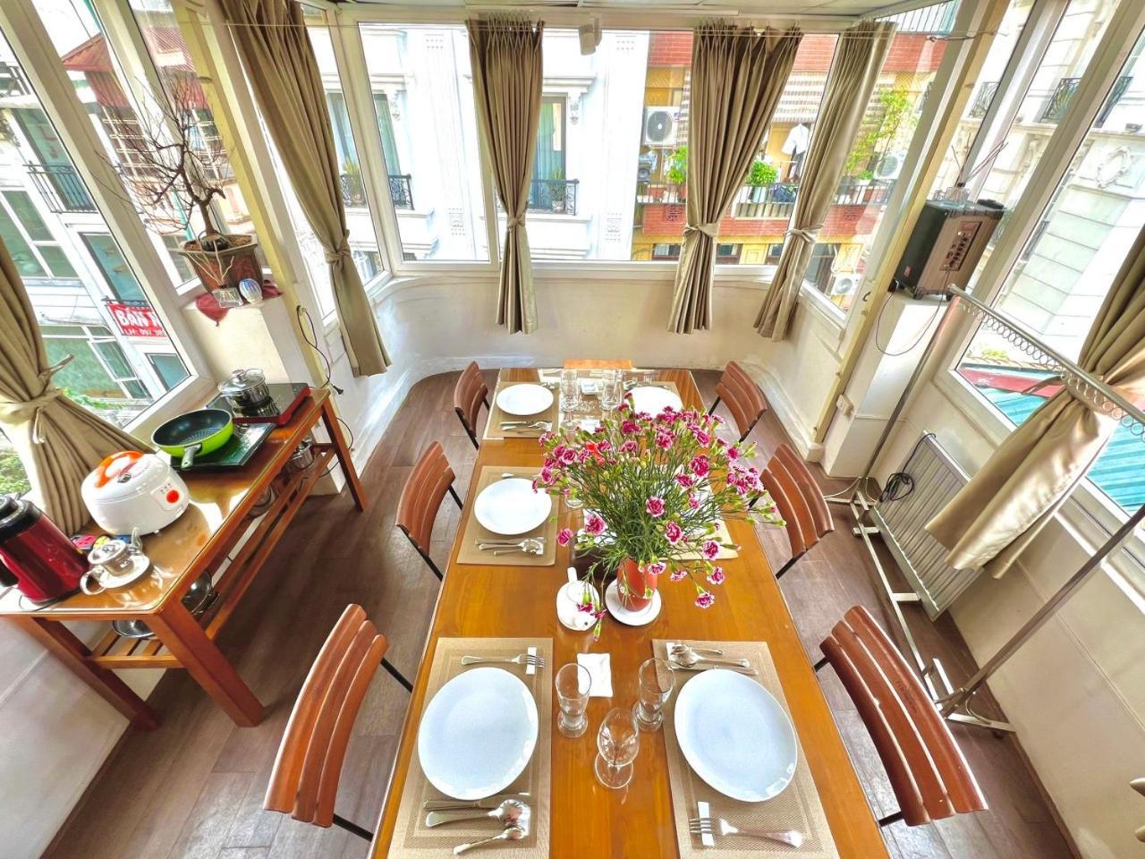 Nice Room Located Right Next To The Old Quarter Can Phong Nhieu Anh Sang Tai Ngay Gan Pho Di Bo Ho Guom Hanoi Eksteriør bilde